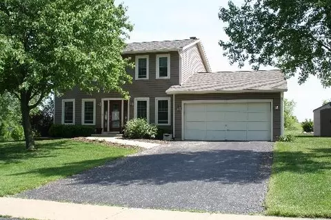 775 Holly Dr, Bartlett, IL 60103 photo 1