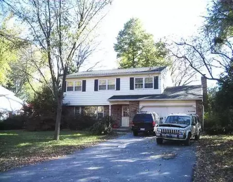 26 W131 Tomahawk Dr, Wheaton, IL 60187 photo 1