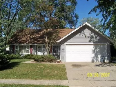 1601 Edison Cir, Hanover Park, IL 60133 photo 1
