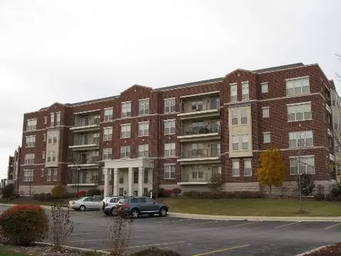 720 Prestwick Ln #302, Wheeling, IL 60090 photo 1