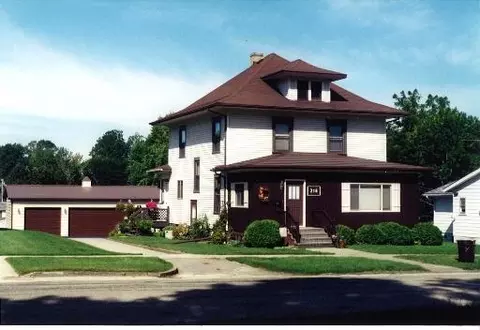 218 S Burns St, Lanark, IL 61046 photo 1