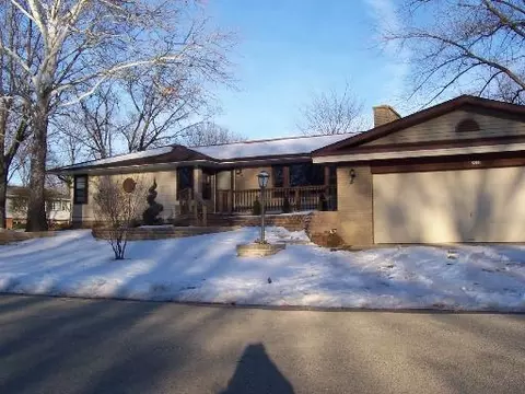 2510 Cedar Crst, Ottawa, IL 61350 photo 1