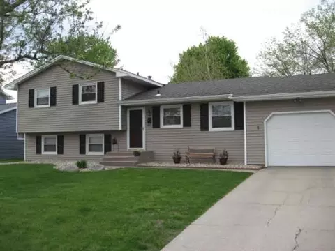 815 26th St, Peru, IL 61354 photo 1