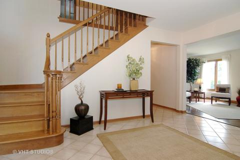 420 Creekside Ct, Willowbrook, IL 60527 photo 2