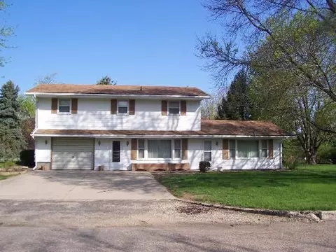 221 E Walnut St, Walnut, IL 61376 photo 1
