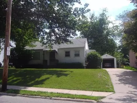 1815 West St, Peru, IL 61354 photo 1
