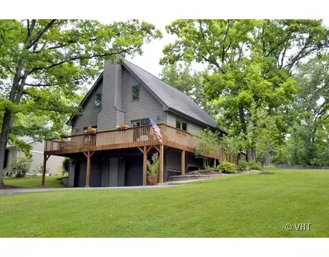 910 Valley Ave, Mchenry, IL 60051 photo 1