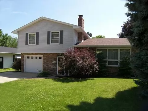 2310 Juniper St, Peru, IL 61354 photo 1