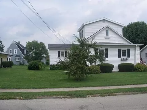 1821 Tenth St, Peru, IL 61354 photo 1