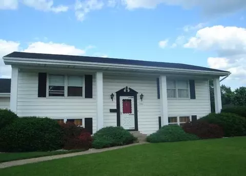 2605 Becker Dr, Peru, IL 61354 photo 1
