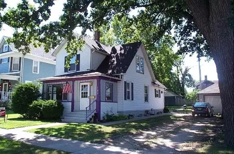 123 E Chapin St, Morris, IL 60450 photo 1