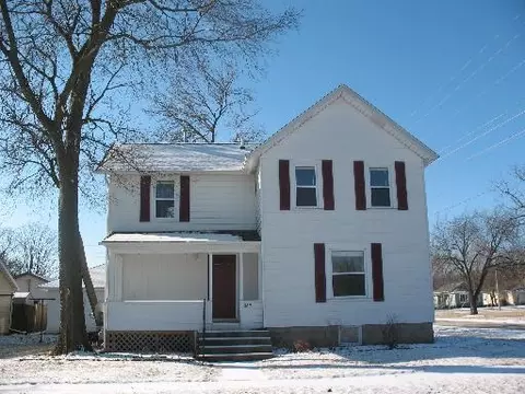 369 East St, Seneca, IL 61360 photo 1