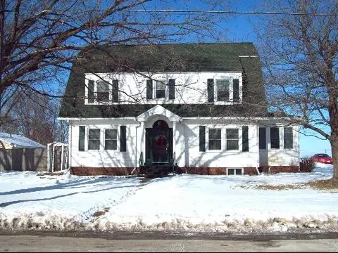 102 North St, Walnut, IL 61376 photo 1