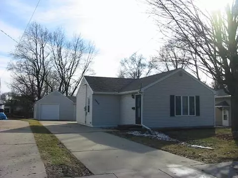 2820 Second St, Peru, IL 61354 photo 1
