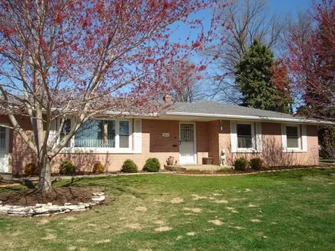1816 Joann Dr, Peru, IL 61354 photo 1