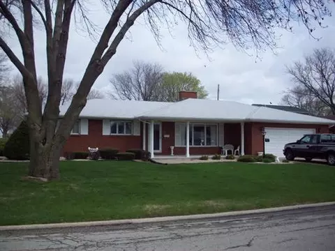 2431 13th St, Peru, IL 61354 photo 1