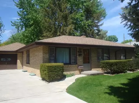 1716 Chambers St, Peru, IL 61354 photo 1