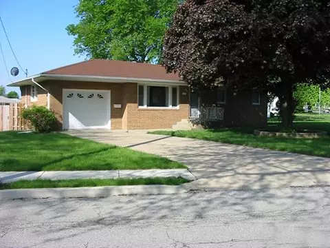 2202 Main St, Peru, IL 61354 photo 1