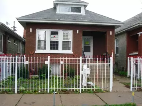 6035 S Albany Ave, Chicago, IL 60629 photo 1