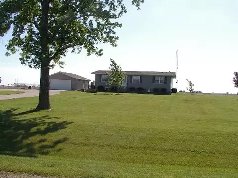 4038 E 8th Rd, Mendota, IL 61342 photo 1