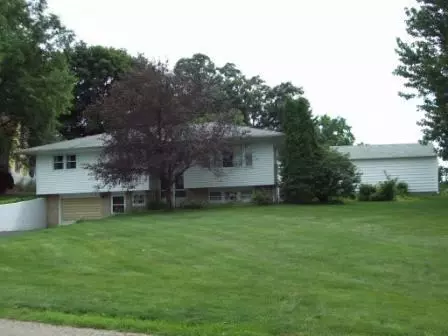 210 E Walnut St, Walnut, IL 61376 photo 1