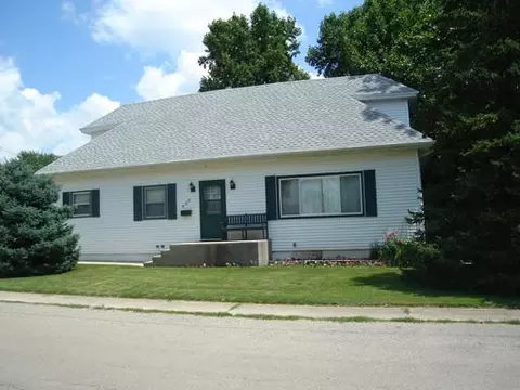530 W Devlin St, Spring Valley, IL 61362 photo 1