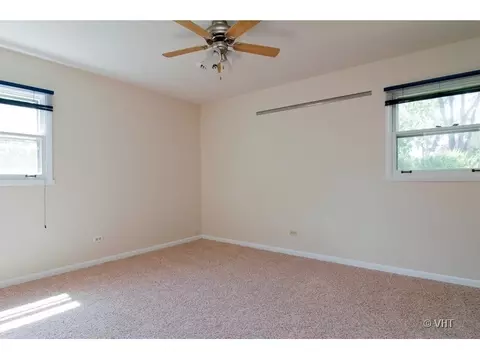 951 Pebble Dr, Wheeling, IL 60090 photo 6