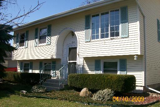1919 N Eastern Ave, Mchenry, IL 60050 photo 1