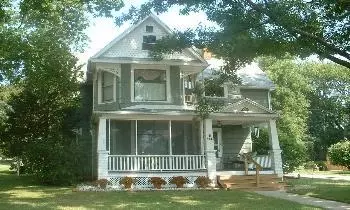 403 E Bradshaw, Dixon, IL 61021 photo 1