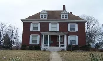 907 E 2nd St, Sterling, IL 61081 photo 1