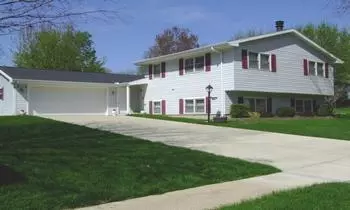 1221 Tee, Dixon, IL 61021 photo 1