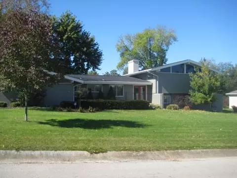 2565 E 259th Rd, Peru, IL 61354 photo 1