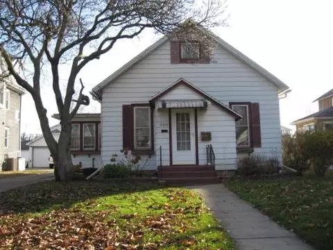 2510 Fifth St, Peru, IL 61354 photo 1