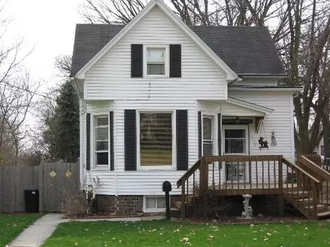 1712 First St, Peru, IL 61354 photo 1