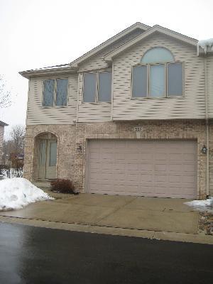 669 E Nerge Rd, Roselle, IL 60172 photo 1