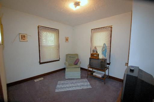 327 Pine St, Lockport, IL 60441 photo 5