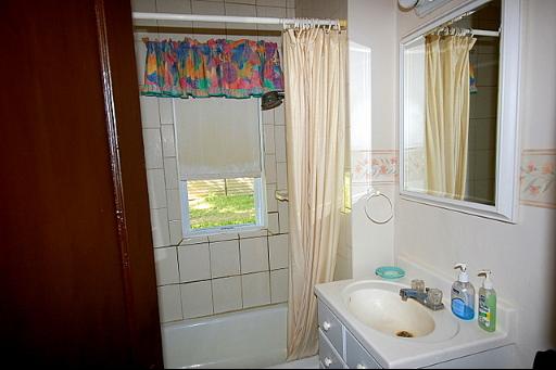 327 Pine St, Lockport, IL 60441 photo 9