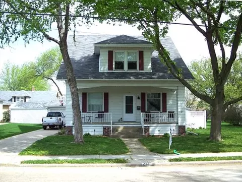 2121 Eighth St, Peru, IL 61354 photo 1