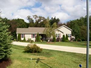 6407 Indianwood Cir, Burlington, WI 53105 photo 1