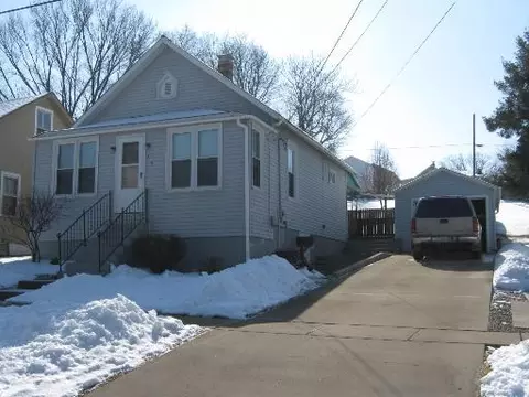 319 E 3rd St, Spring Valley, IL 61362 photo 1