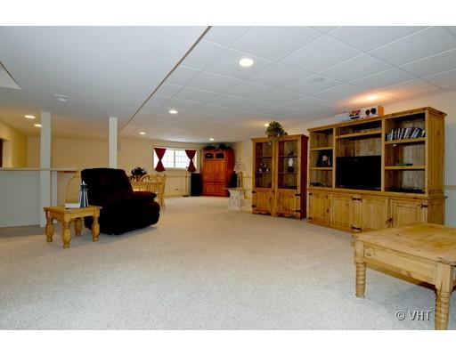 Undisclosed, Aurora, IL 60502 photo 15