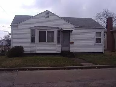 702 10th St, Peru, IL 61354 photo 1