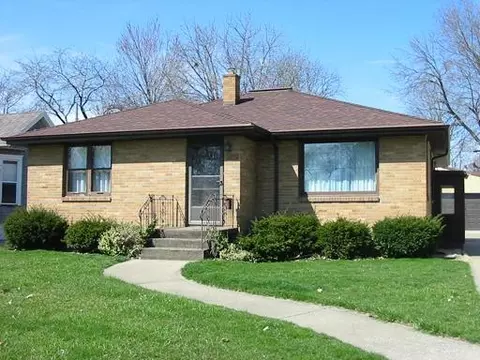 2009 Third St, Peru, IL 61354 photo 1
