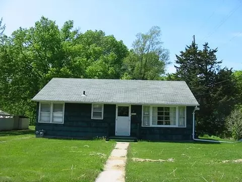 224 Fruit St, Peru, IL 61354 photo 1