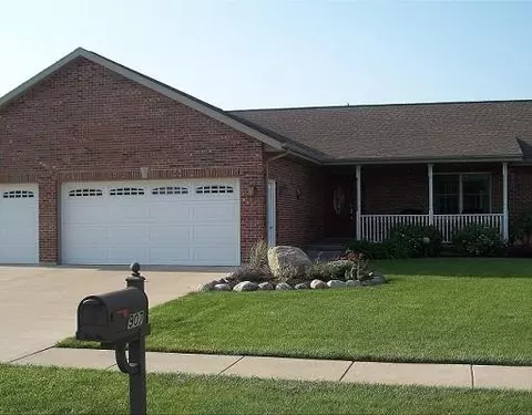 907 32nd St, Peru, IL 61354 photo 1