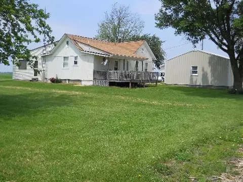 3436 E 1st Rd, Peru, IL 61354 photo 1