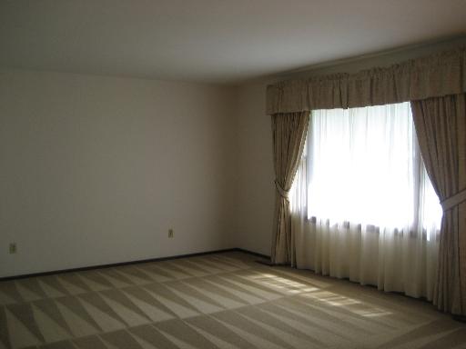 1340 N Samara Ave, Kankakee, IL 60901 photo 3