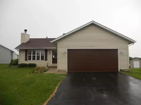 709 Dan Ct, Genoa, IL 60135 photo 1