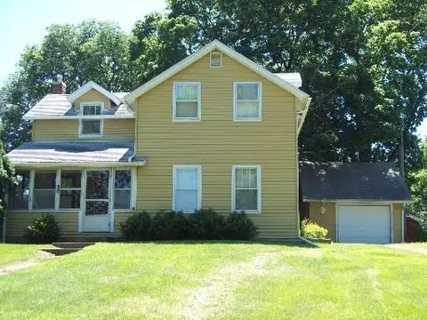 107 W Walnut St, Walnut, IL 61376 photo 1