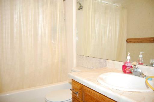 533 Shenandoah Trl, Elgin, IL 60123 photo 9